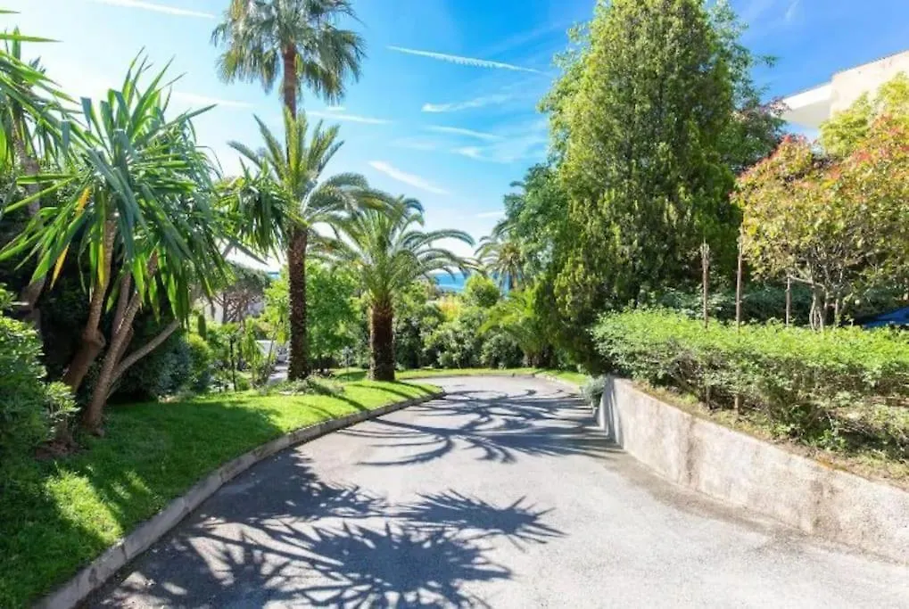 Appartement Residence De Luxe Sun Paradis, Studio Terrasse, Vue Mer Piscine Cannes France