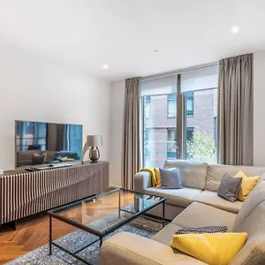 Moderne Dans Le Centre De Paris